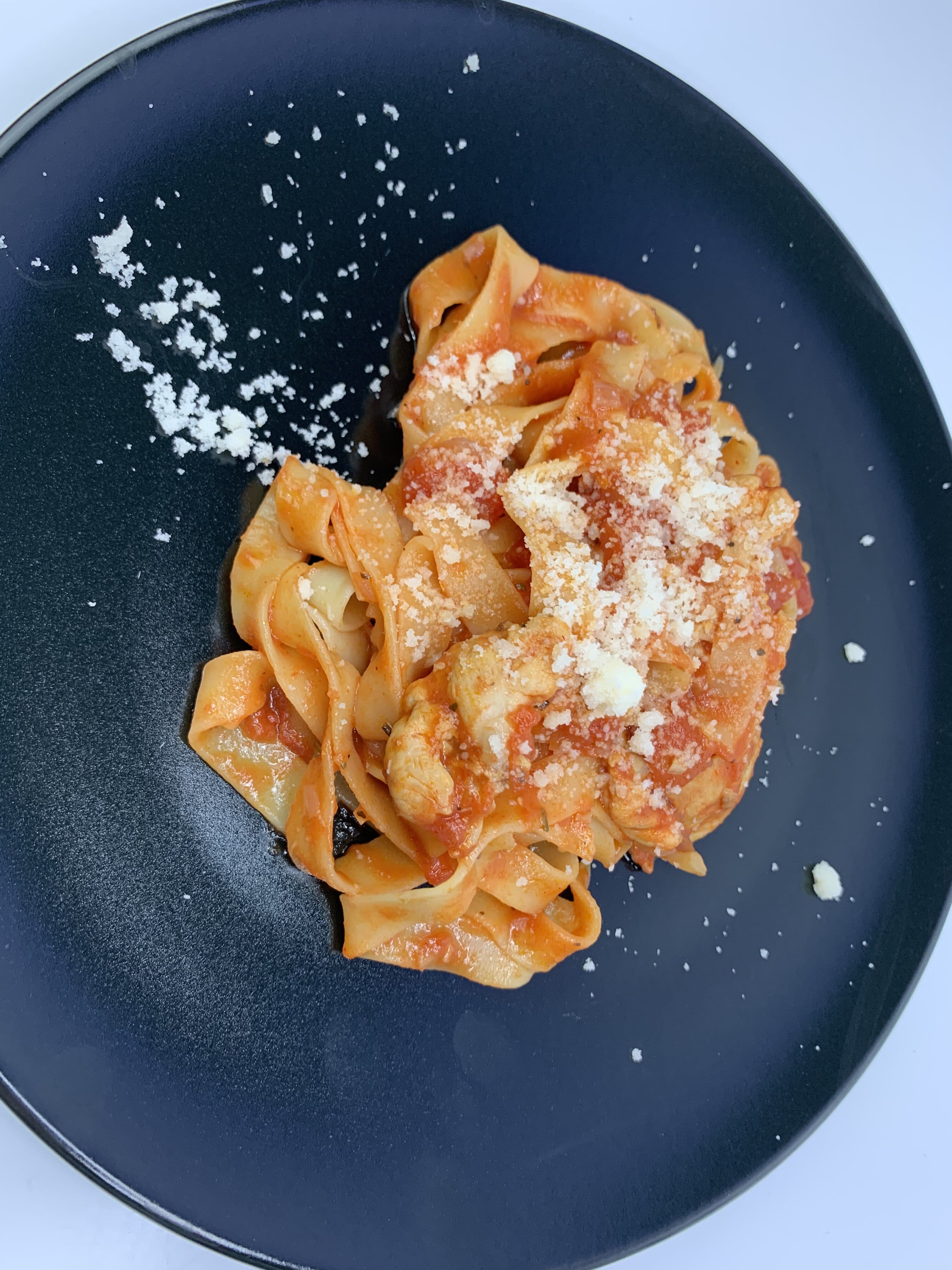 Mind-blowing Chicken Pasta with Tomato Sauce